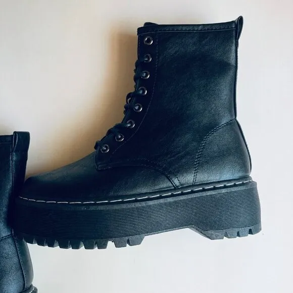 🖤 Black Faux Leather Platform Lace Up Boots Size 6