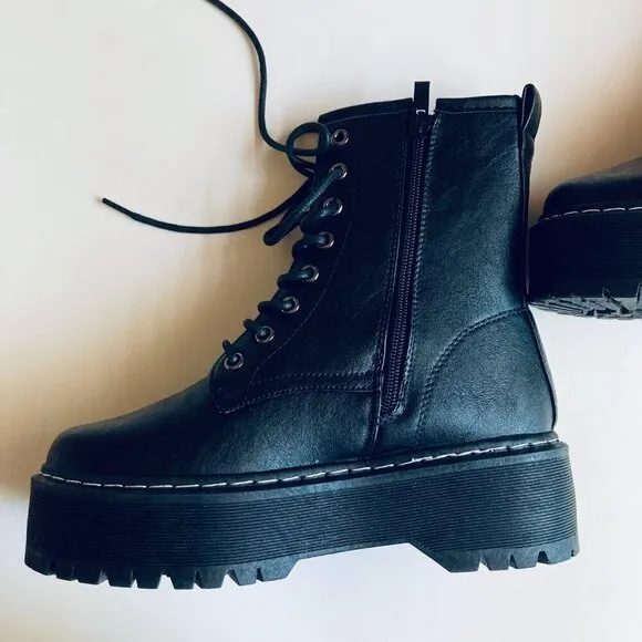 🖤 Black Faux Leather Platform Lace Up Boots Size 6