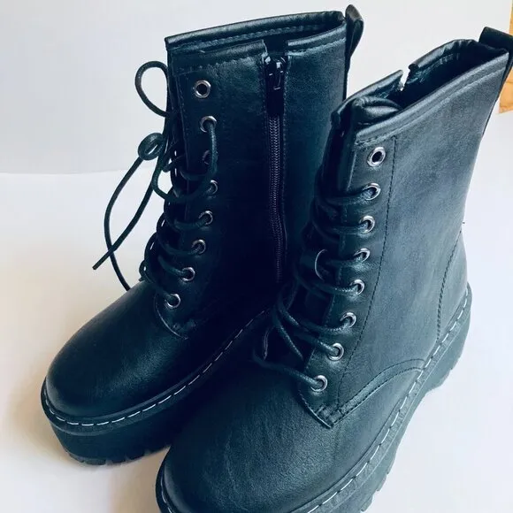 🖤 Black Faux Leather Platform Lace Up Boots Size 6