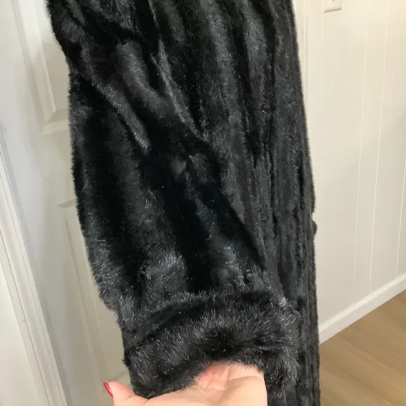💎 Fabulous Furs by Donna Salyer’s Vintage full length faux fur coat . Size L 💄