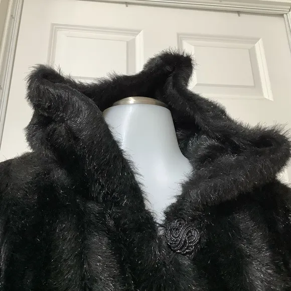 💎 Fabulous Furs by Donna Salyer’s Vintage full length faux fur coat . Size L 💄