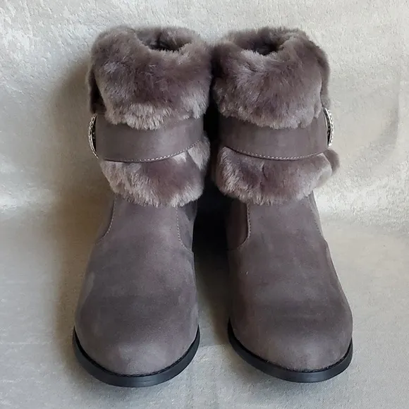 🆕️ JOAN BOYCE Grey Faux Suede Rhinestone Faux Fur Side Zip Ankle Boots SIZE: 7M