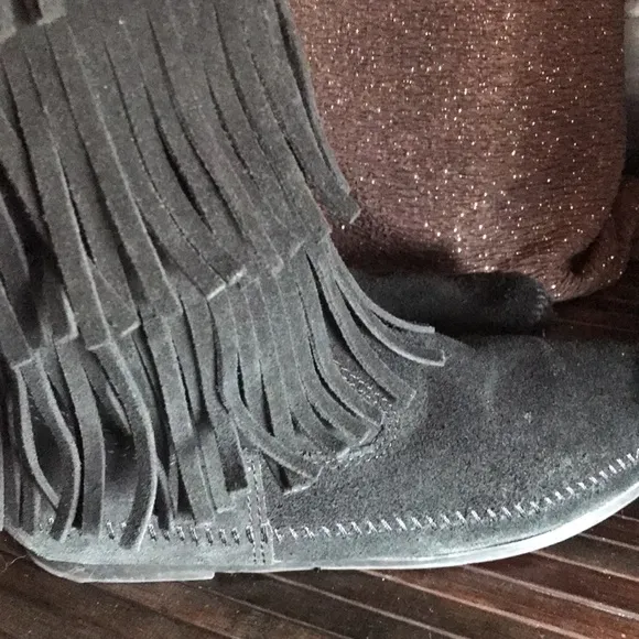 🛍️ MINNETONKA Black Suede Fringed Moccasin Calf Boots