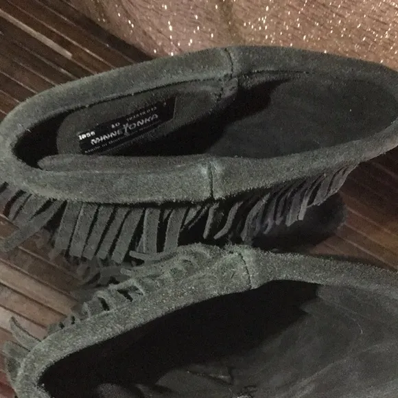 🛍️ MINNETONKA Black Suede Fringed Moccasin Calf Boots