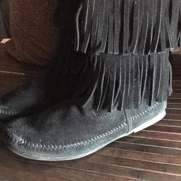 🛍️ MINNETONKA Black Suede Fringed Moccasin Calf Boots