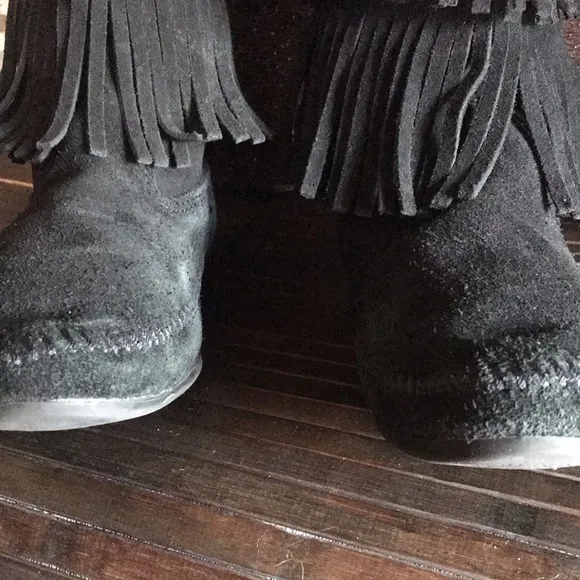 🛍️ MINNETONKA Black Suede Fringed Moccasin Calf Boots