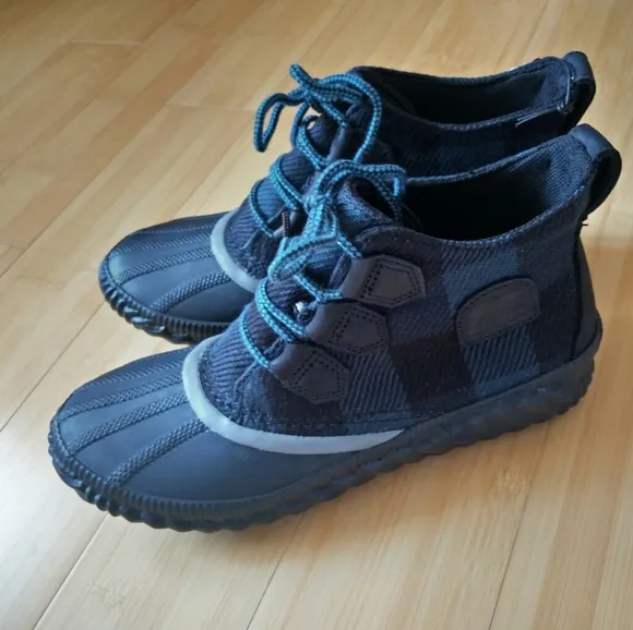 -NEW- Women's Sorel Out N About Plus Boots/Booties 7