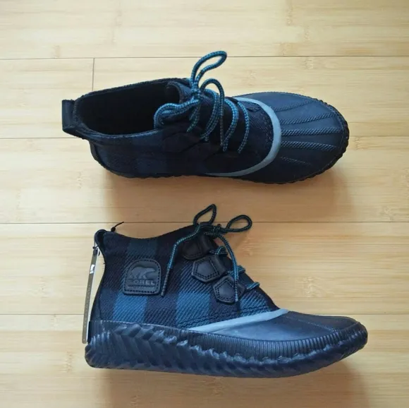 -NEW- Women's Sorel Out N About Plus Boots/Booties 7