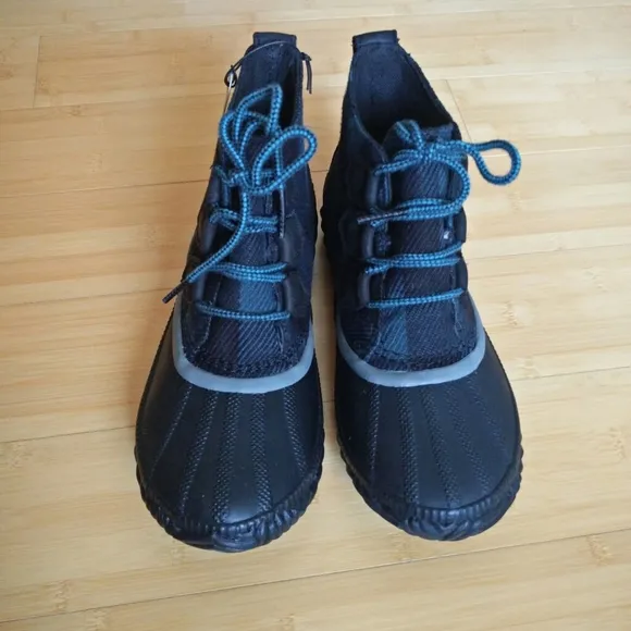 -NEW- Women's Sorel Out N About Plus Boots/Booties 7