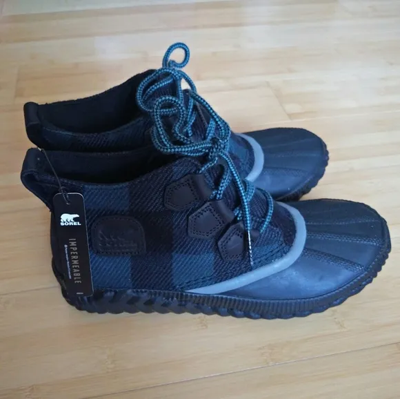 -NEW- Women's Sorel Out N About Plus Boots/Booties 7