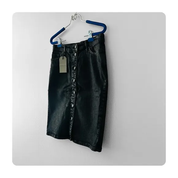 ★ NWT All Saints Jolie Button Waxed Skirt - Black ★