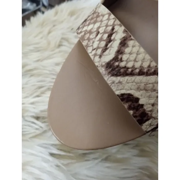 🆕⭐ Vince Camuto snake embossed leather wedge sandals