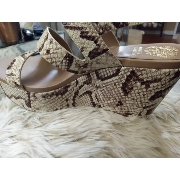 🆕⭐ Vince Camuto snake embossed leather wedge sandals