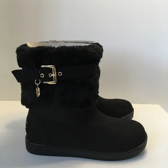 #18 GBG ADLEA black faux fur boots with strap and buckle size 5 medium