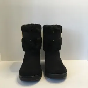 #18 GBG ADLEA black faux fur boots with strap and buckle size 5 medium