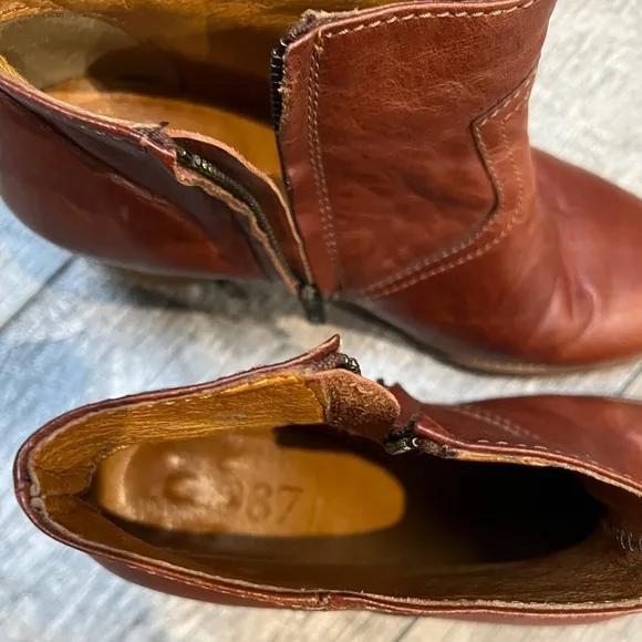 1987 | leather heeled booties