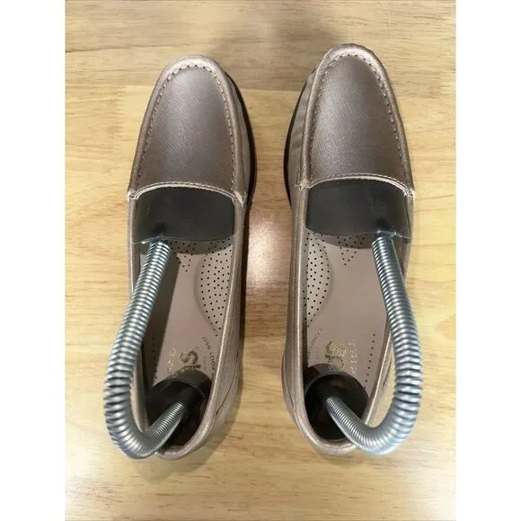 5 SAS Simplify Shoes‎ Loafers Tripad Comfort Gold Womens 5M NEW NIB Made In USA