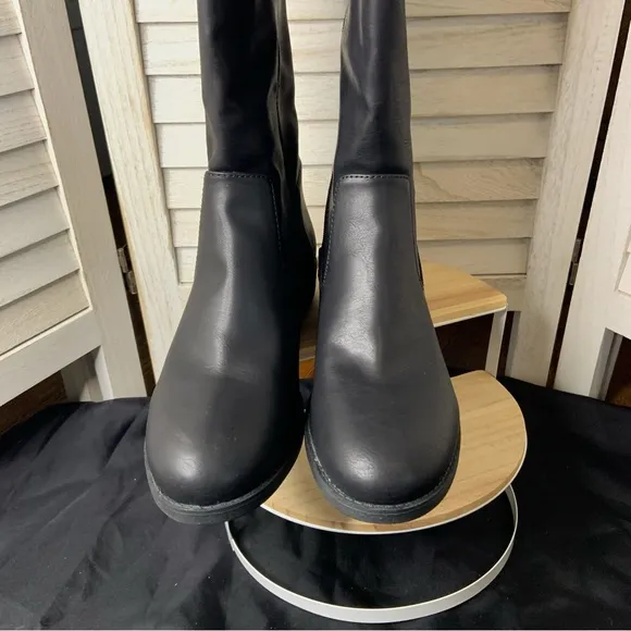 A New Approach Bradley Black Faux Leather Zip Up Over the Knee Boots Size 9