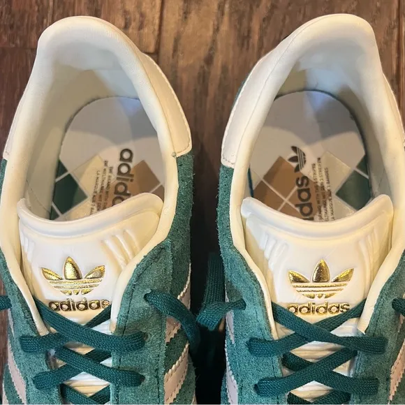 adidas Originals Gazelle - women’s 6.5 / boys 4.5