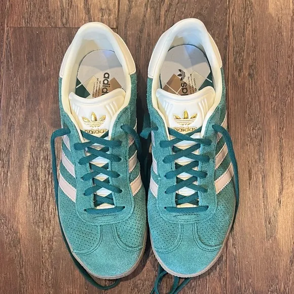 adidas Originals Gazelle - women’s 6.5 / boys 4.5