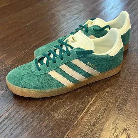 adidas Originals Gazelle - women’s 6.5 / boys 4.5
