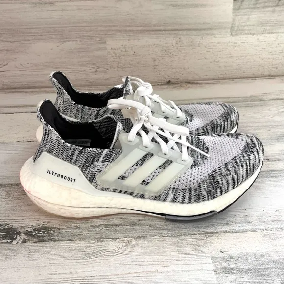 adidas Women’s Size 8.5 Ultraboost 21 Oreo Lace Up Running Shoes