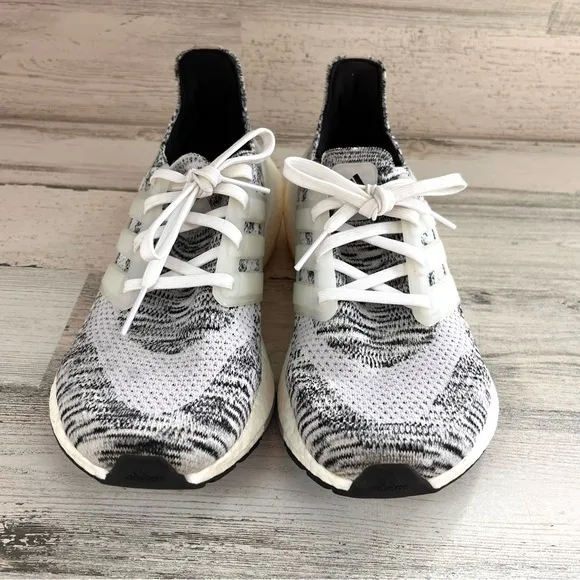 adidas Women’s Size 8.5 Ultraboost 21 Oreo Lace Up Running Shoes