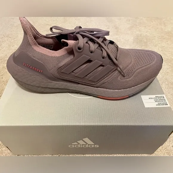 Adidas Women's Ultraboost 22 Running Shoes