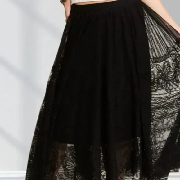 ADORA Elastic Waist Raw Hem Lace Maxi Skirt