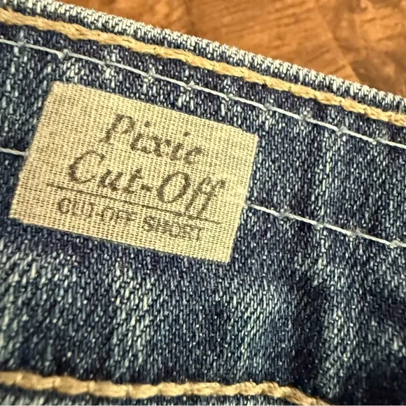 AG Adriano Goldschmied NWOT Studded Denim Pixie Cut Off Shorts Sz 28