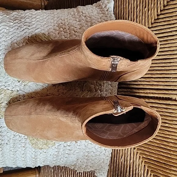 Aguatalia, tan suede ankle boots, size 10M