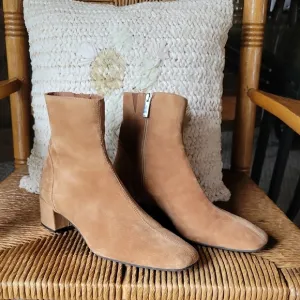 Aguatalia, tan suede ankle boots, size 10M