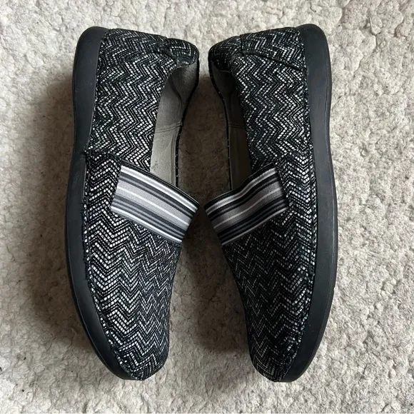 Alegria Black, White Metallic Gray Glee Ric Rack Slip On Clogs Size 39