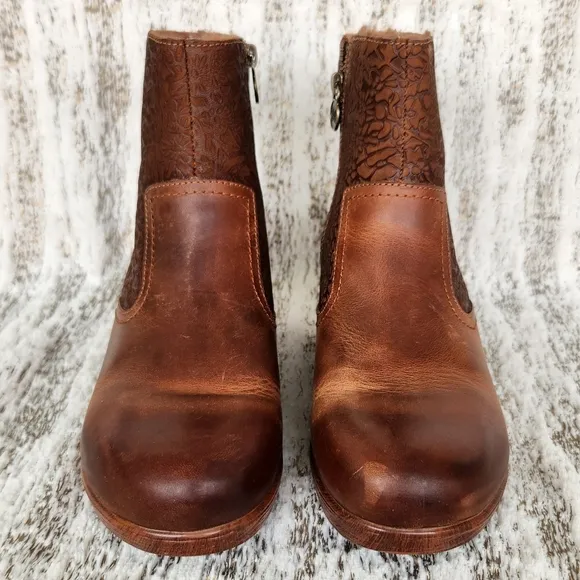 Alegria &quot;Scarlett&quot; Tawny Brown Embossed Leather Ankle Boots | Women’s Size 9