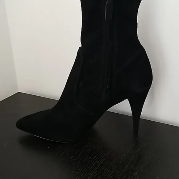 Alice   Olivia Suede Booties