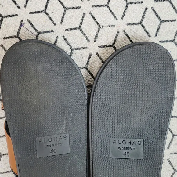 Alohas Marshmallow Bicolor Crossover Strap Sandals, sz 40 EU/ 9US