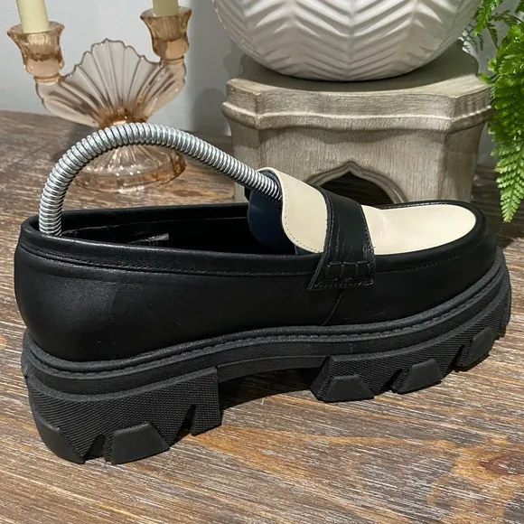 Alohas Mask Bicolor Black Vegan Leather Loafers Size 39 | Black &amp; White /Cream