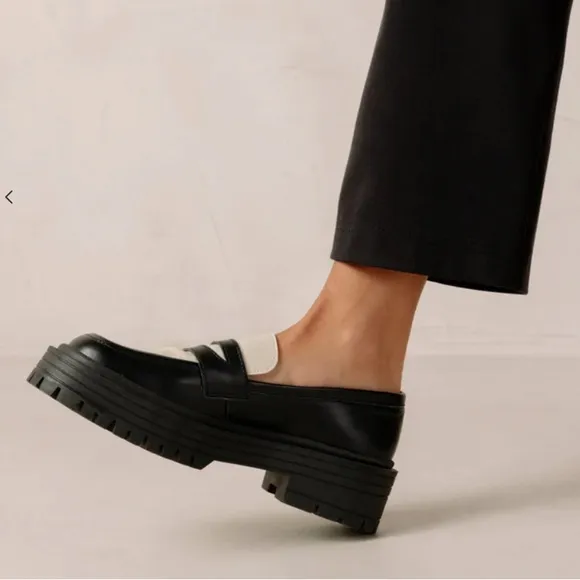 Alohas Mask Bicolor Black Vegan Leather Loafers Size 39 | Black &amp; White /Cream