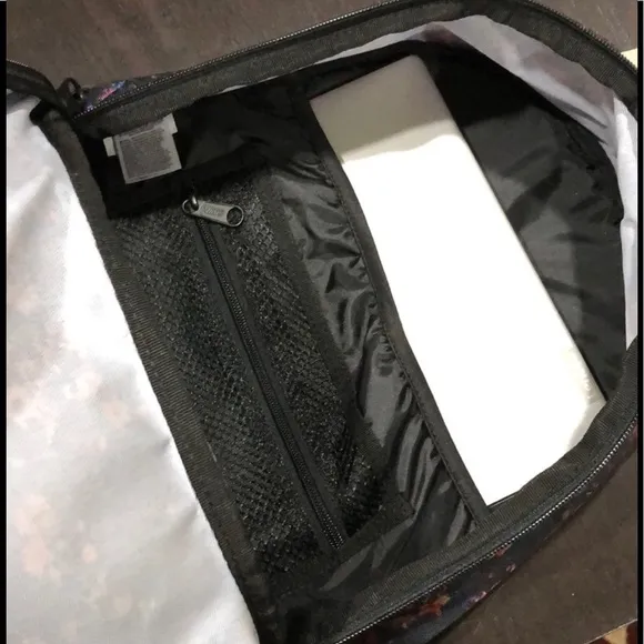 &gt;👧🏽VANS ALUMNI BACKPACK LAPTOP SLEEVE 3 POCKETS BLACK GALAXY BRAND NEW UNISEX