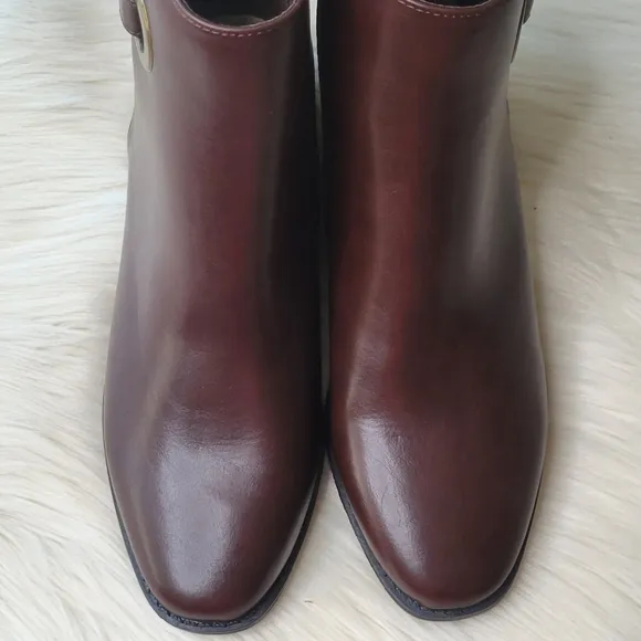 Ann Taylor Brown Faux Leather Chelsea Ankle Boots size 6.5