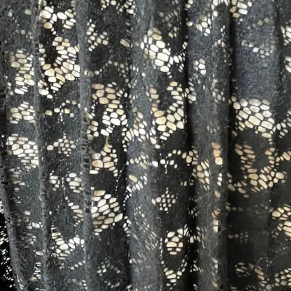 Anthropologie Sheer Lace Pleated Midi Black Skirt Elastic Waist Size Large EUC