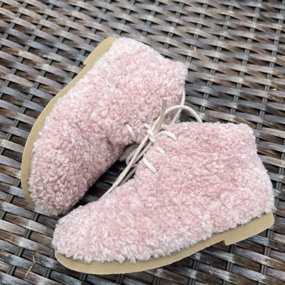 AOI Age Of Innocence size 26 Teddy Jane pink boots