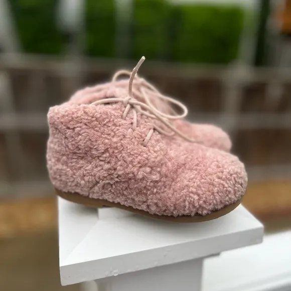 AOI Age Of Innocence size 26 Teddy Jane pink boots