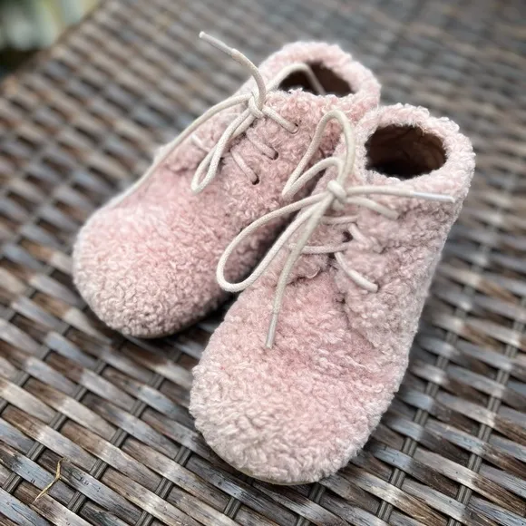 AOI Age Of Innocence size 26 Teddy Jane pink boots