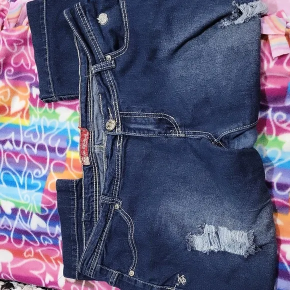 Apple Bottom Capri Jeans