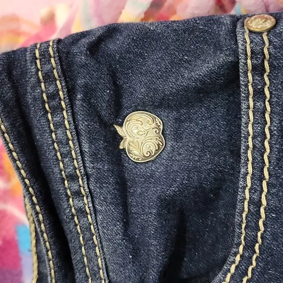 Apple Bottom Capri Jeans