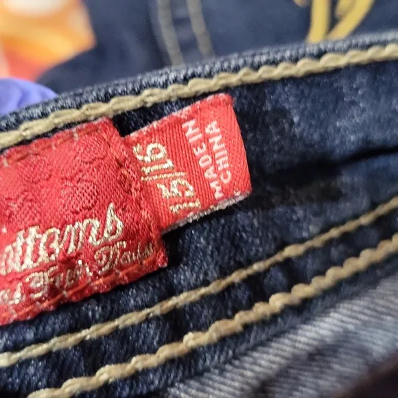 Apple Bottom Capri Jeans