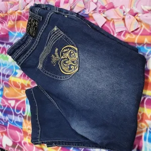 Apple Bottom Capri Jeans