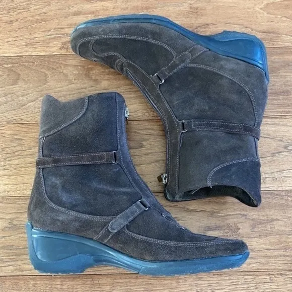 AQUATALIA Suede Brown Zip Up Heeled Boots Size 8