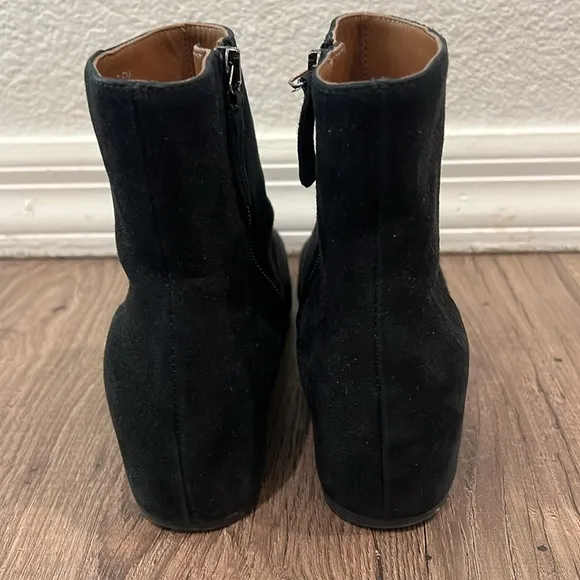 Aquatalia Ulyssa Waterproof Suede Ankle Boots with Hidden Wedge 9.5